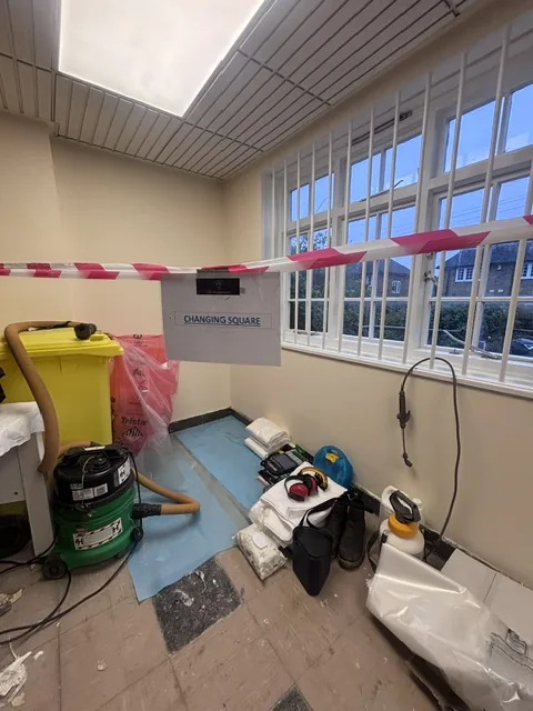 Asbestos floor tile and bitumen removal in Lee